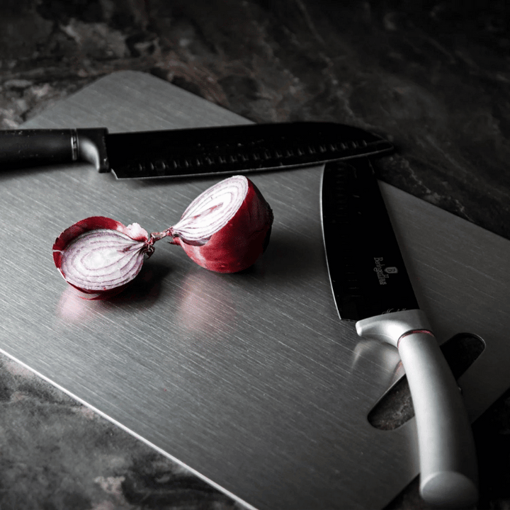 High-quality titanium cutting board - Hygienic and durable cutting