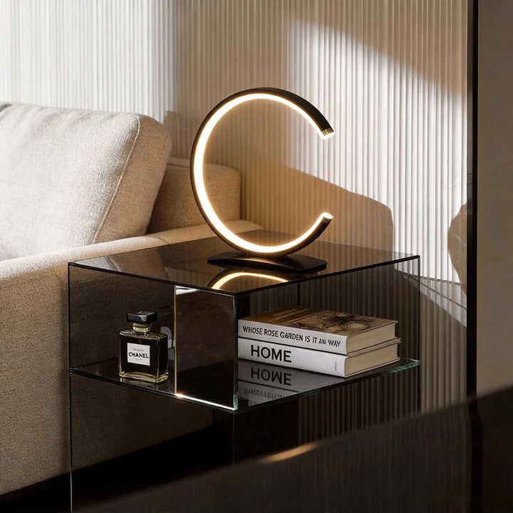 Moderne C-förmige LED-Tischlampe mit Touch-Steuerung