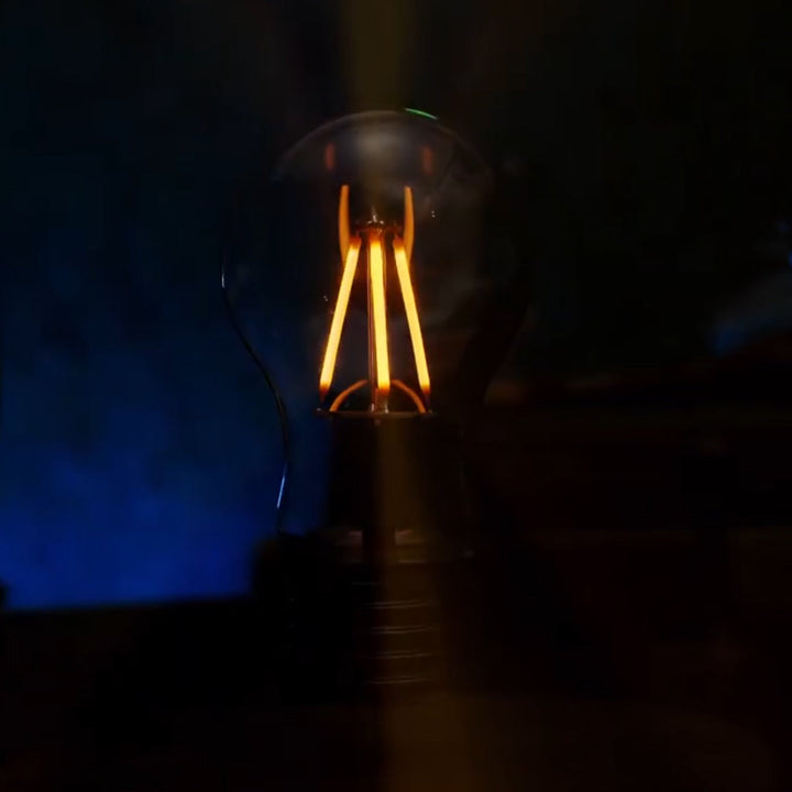 Floating lightbulb lamp with magnetic levitation