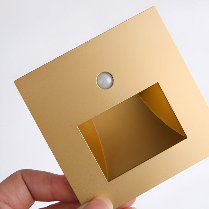 Intelligent LED wall light with motion sensor – Elegant smart home lighting for security &amp; style