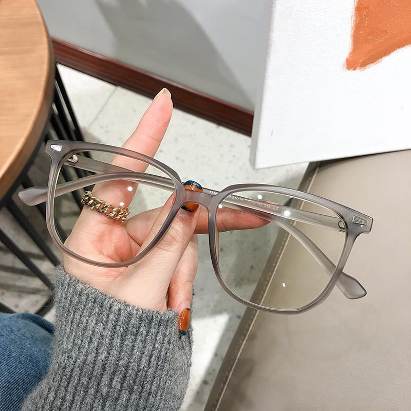 Leichte Dioptrienbrille mit Blaulichtfilter – stilvoll & augenschonend