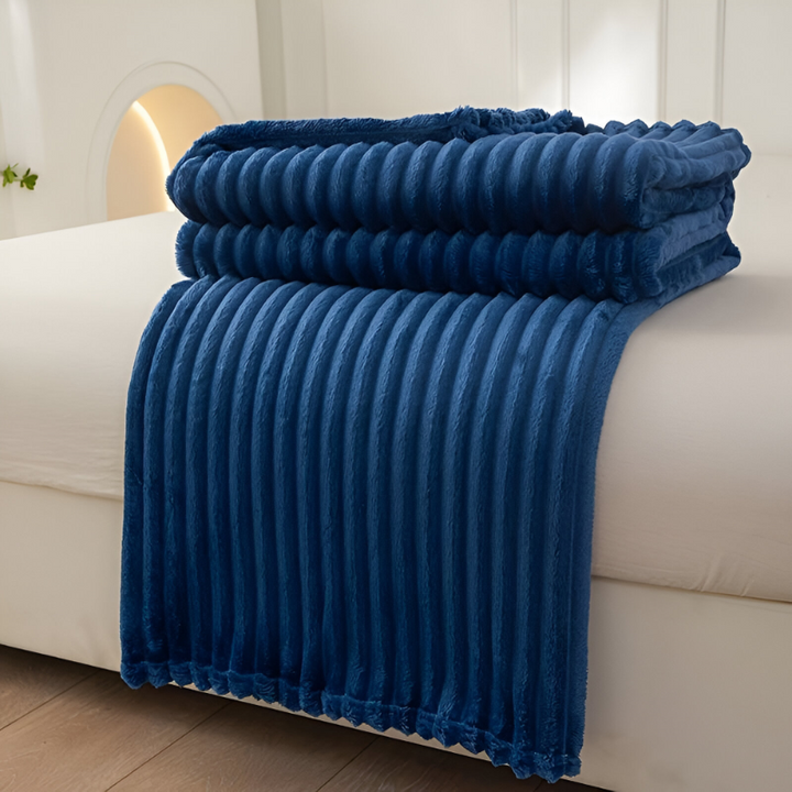 Gestreifte Fleecedecke – Dickes Plaid mit Rippstruktur für alle Jahreszeiten