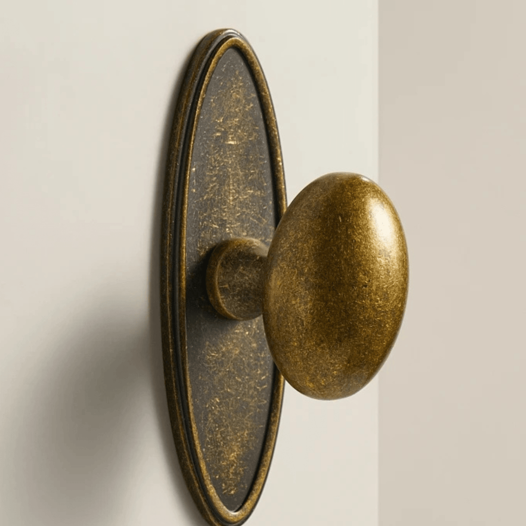 Set aus Möbelknopf und Möbelgriff für Schränke und Schubladen