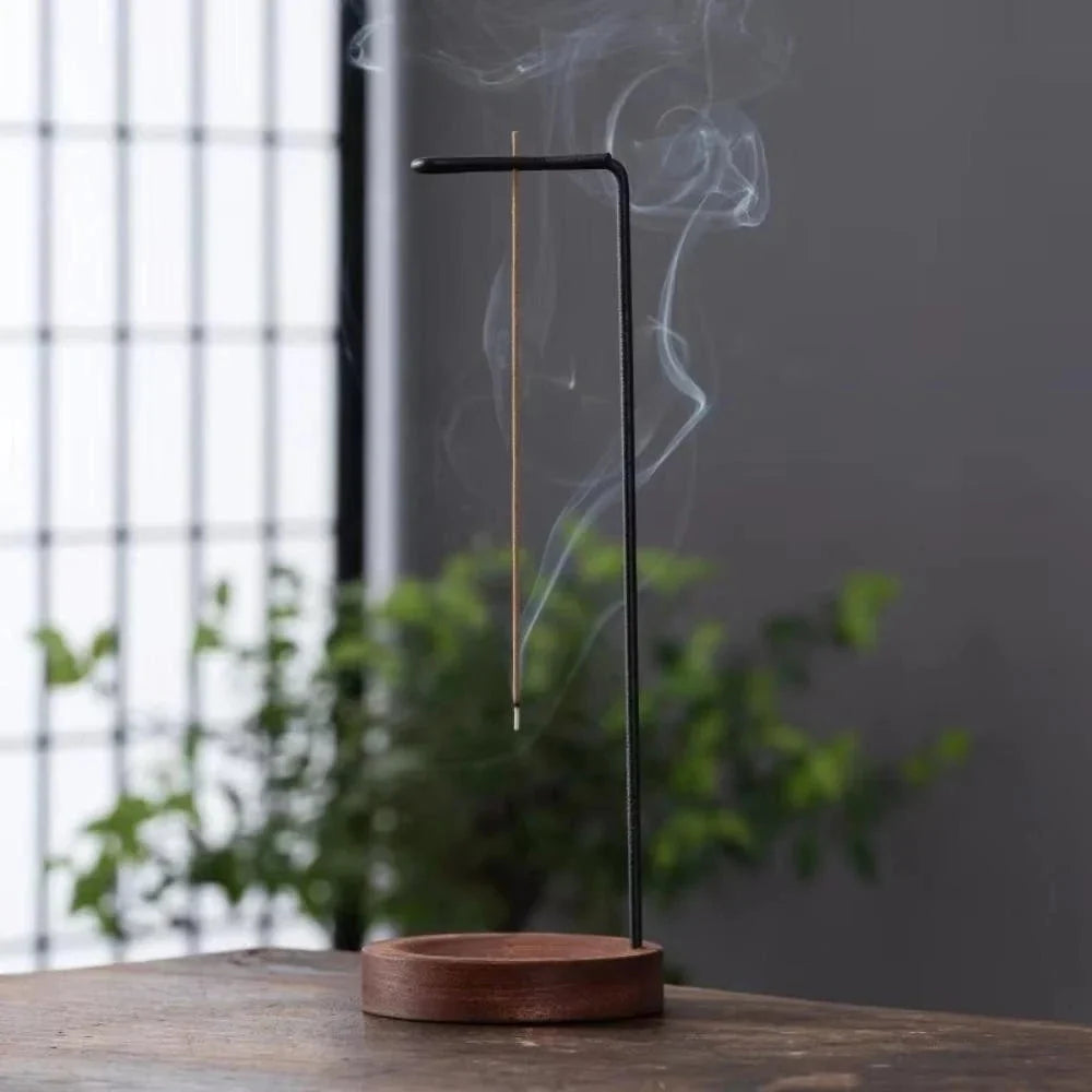 Räucherstäbchenhalter aus Holz in der Draufsicht