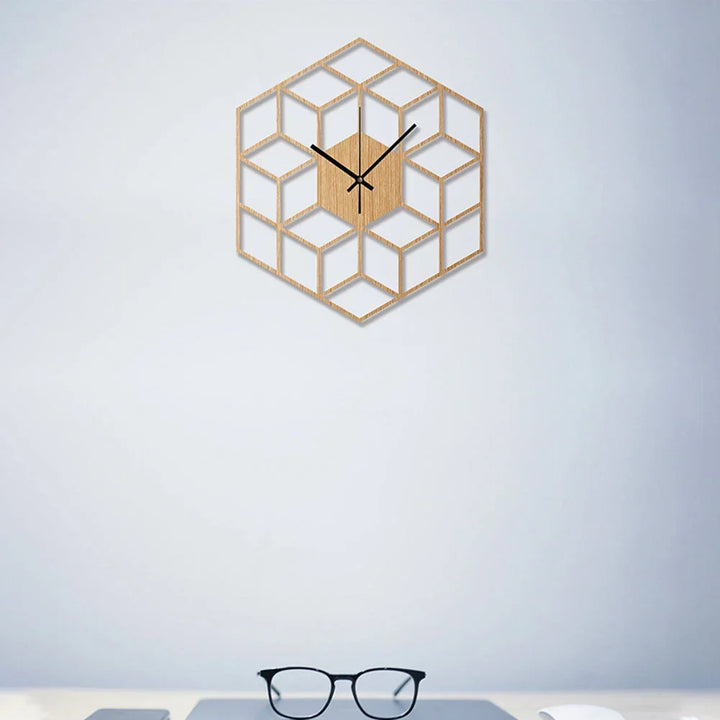 Bambus-Wanduhr im sechseckigen Design als stilvolle Wanddekoration