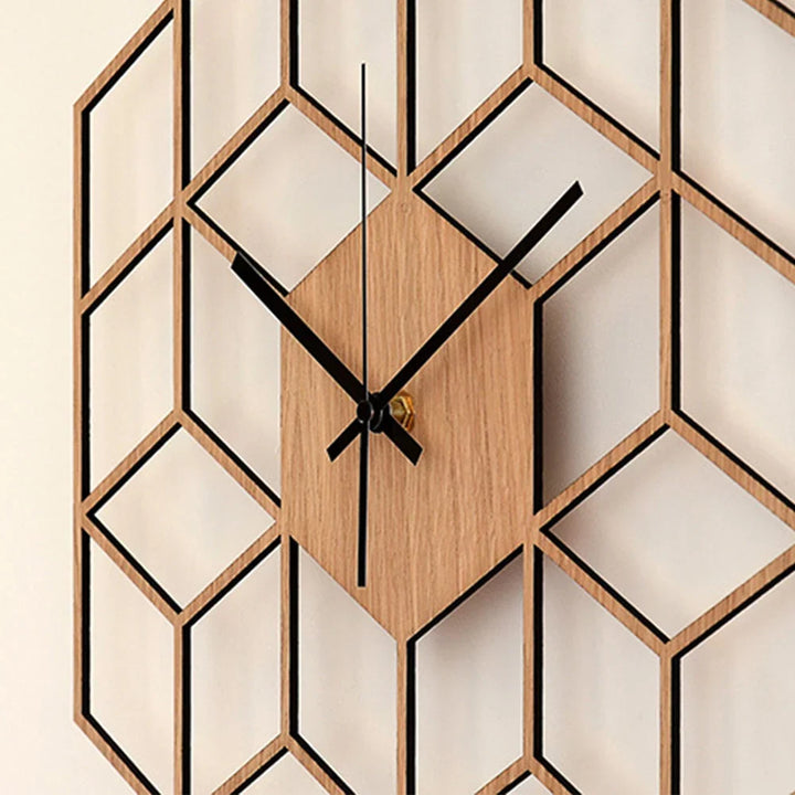Moderne Wanduhr aus Bambus als natürlicher Akzent im Wohnbereich